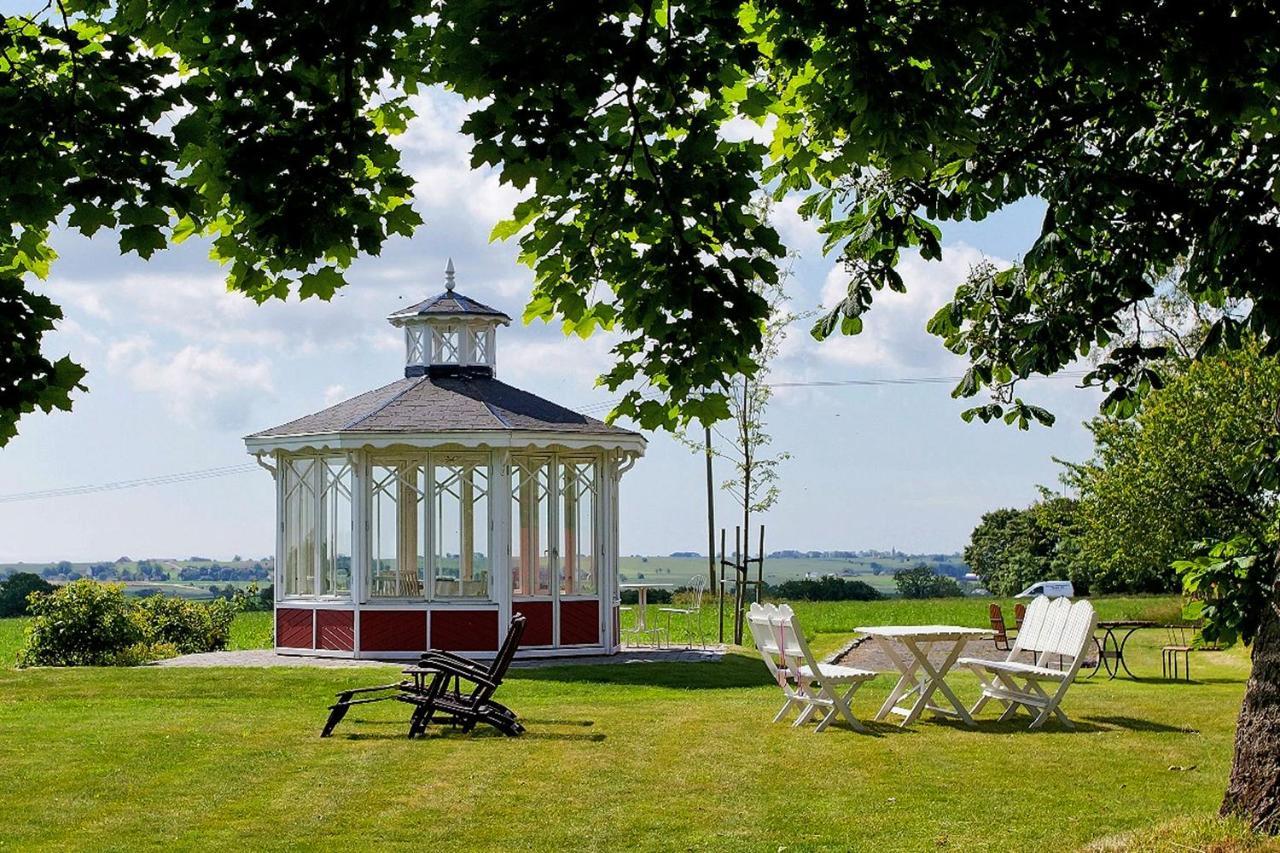 Torsborgs Gard Bed & Breakfast Simrishamn Exterior photo